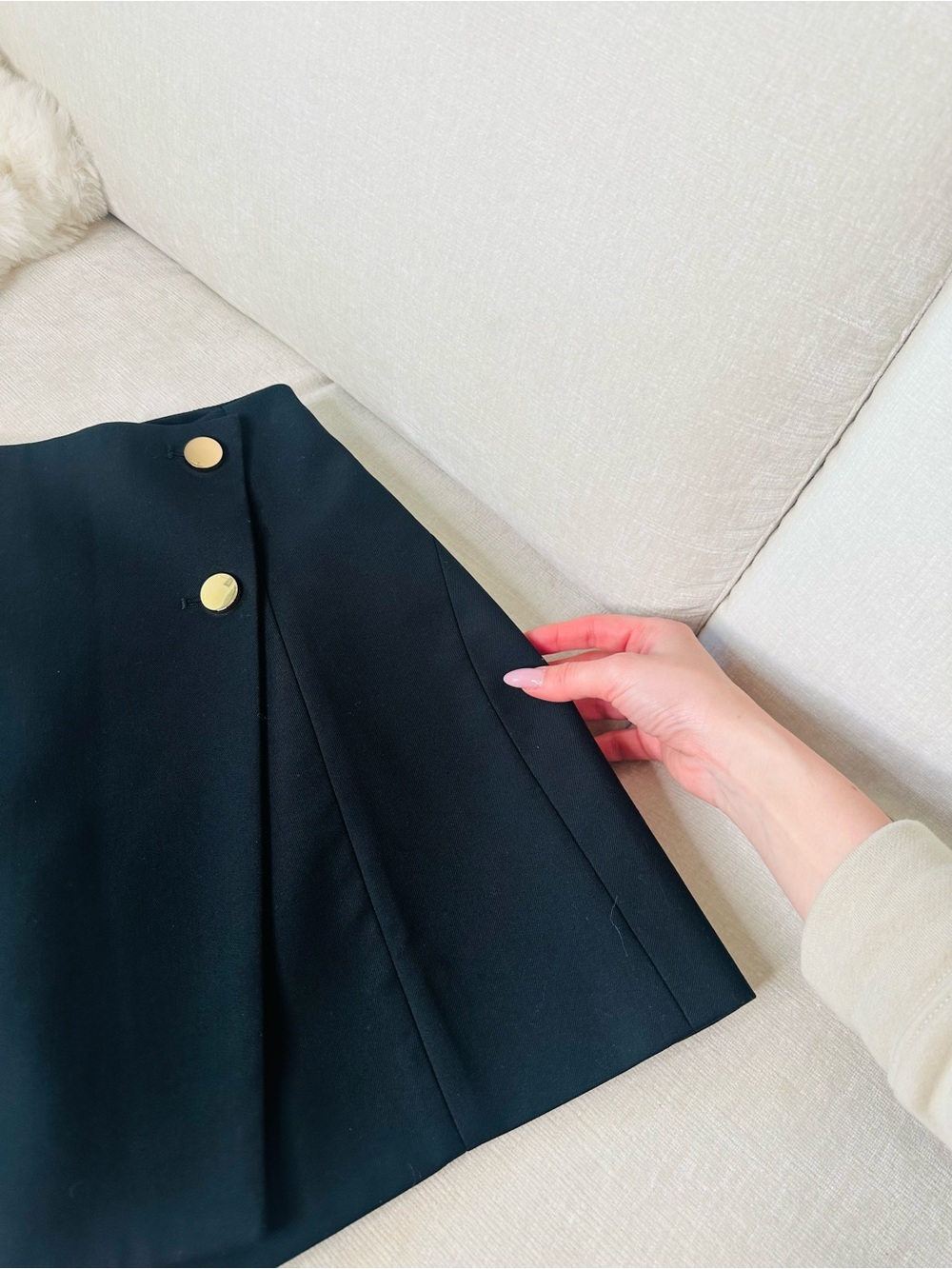 Classic Black A-Line Skort with Gold Buttons like a Flower Style Size XXS, - Picture 2 of 10